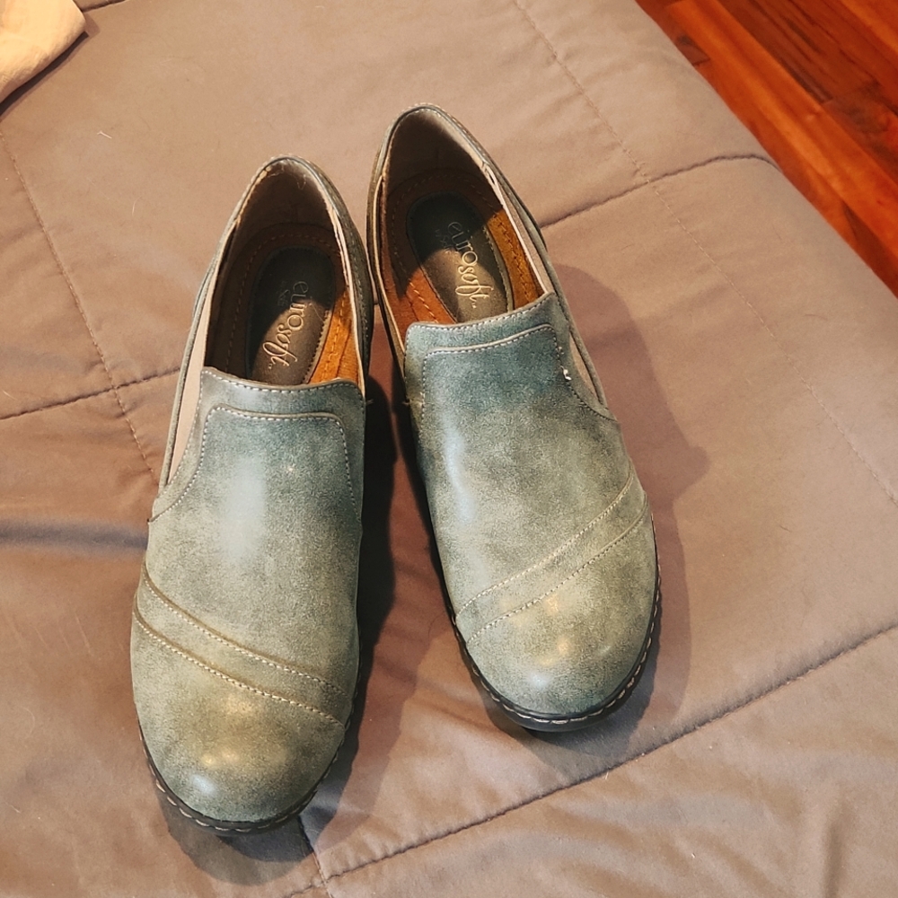 Gray EuroSoft women's boots, size 10 medium